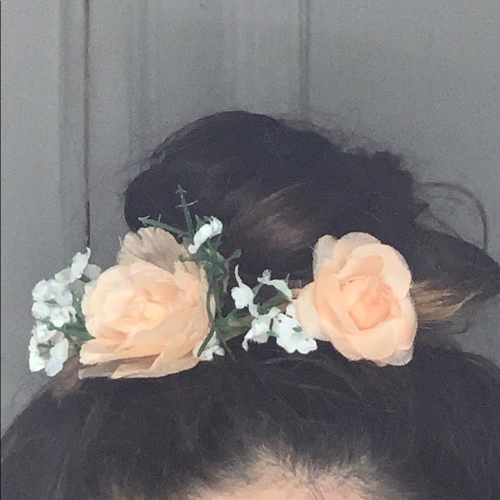 Bun Accessory 💇🏻‍♀️ - Picture 6 of 6